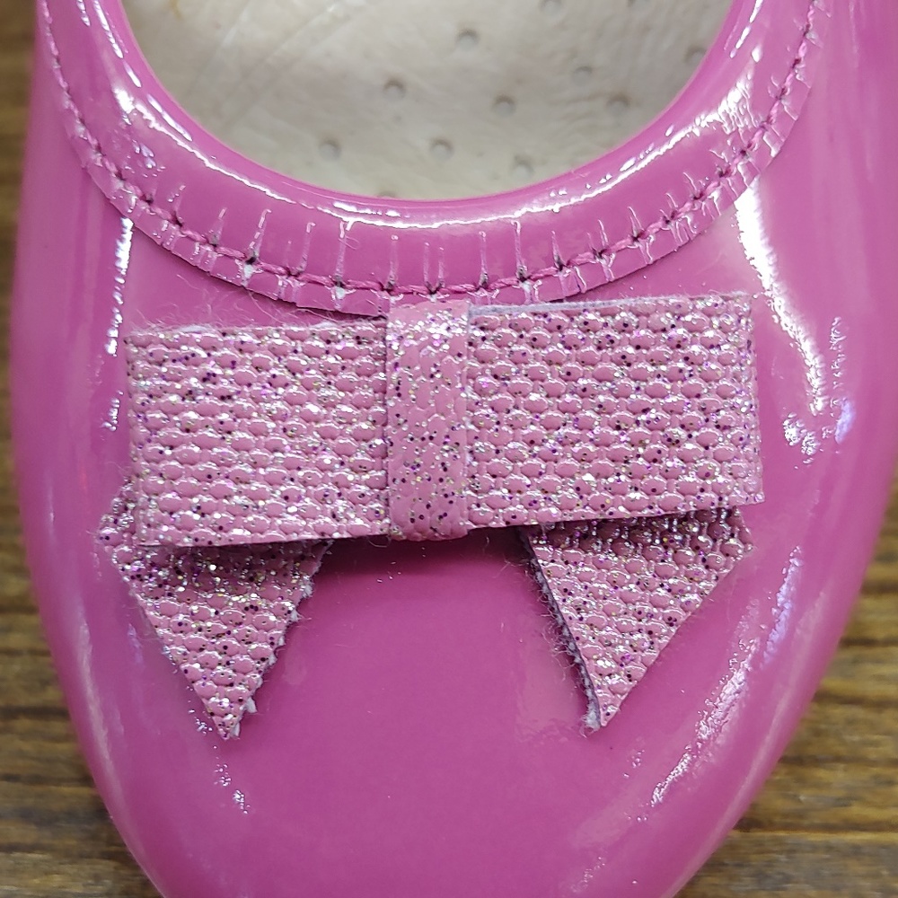 Dogi® Girls Raspberry Pink Patent Leather Flats - Picture 6 of 7